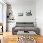Sentier Historical Center Charming Apartment