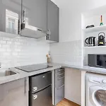 Sentier Historical Center Charming Apartment