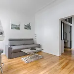 Sentier Historical Center Charming Apartment