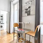 Sentier Historical Center Charming Apartment